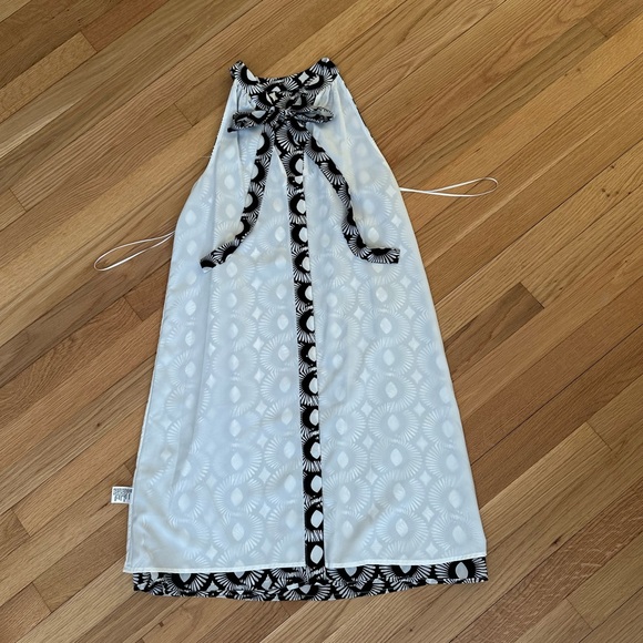 Kaari Blue Abstract Black & White Fan Tie Neck Everyday Essentials Dress NWT~ XS - Picture 10 of 12